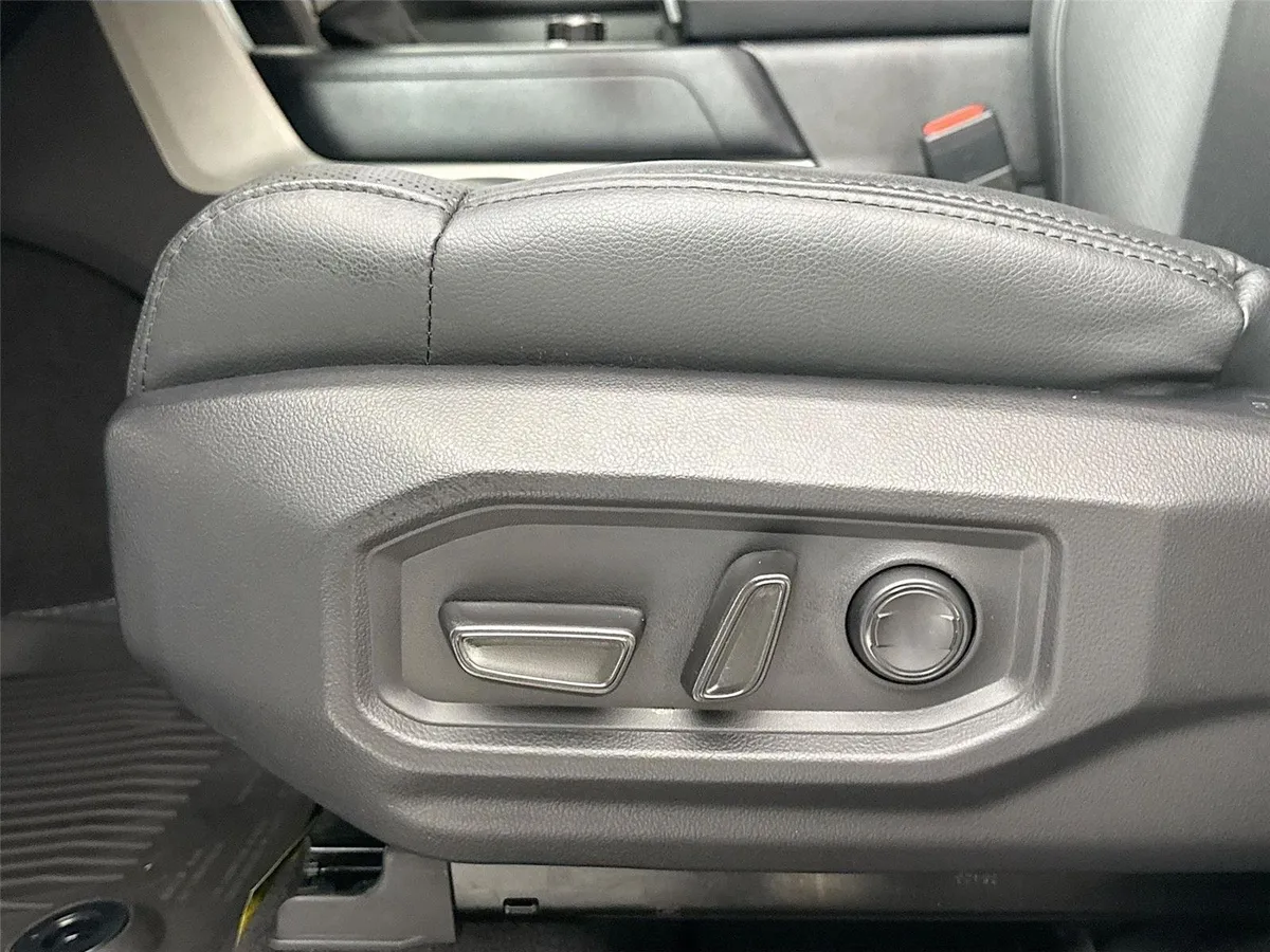 2024 Toyota Tundra SR5 thumbnail 28
