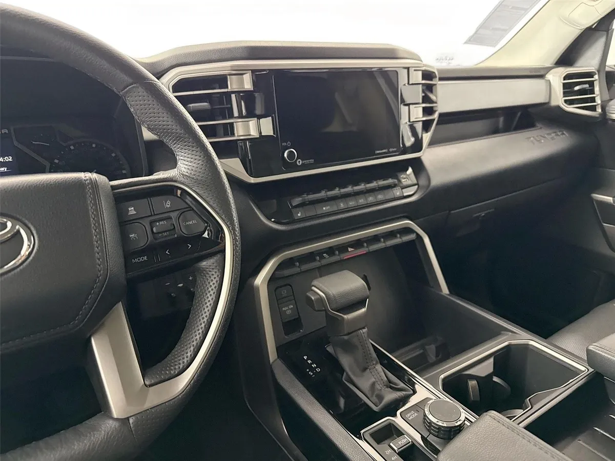 2024 Toyota Tundra SR5 thumbnail 31