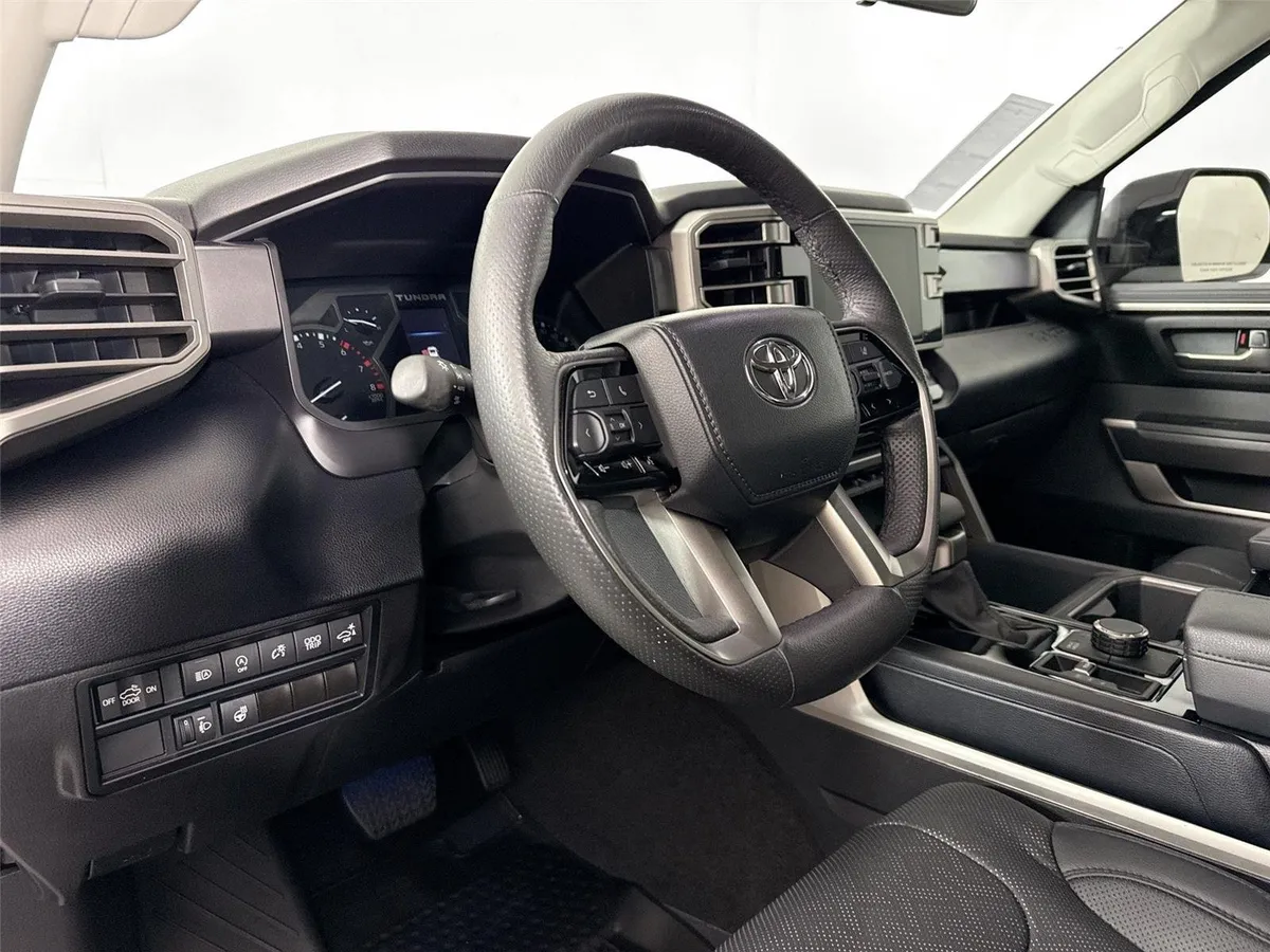 2024 Toyota Tundra SR5 thumbnail 4