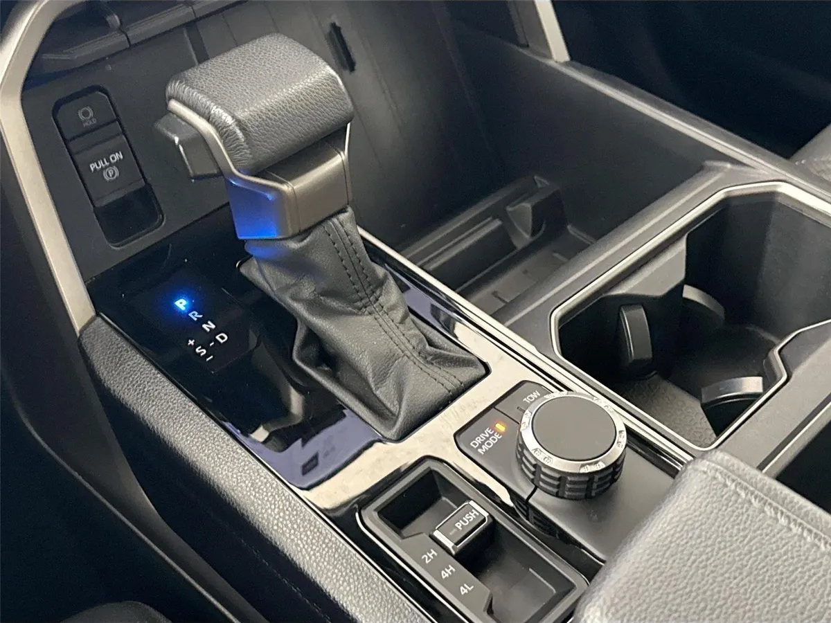 2024 Toyota Tundra SR5 thumbnail 25