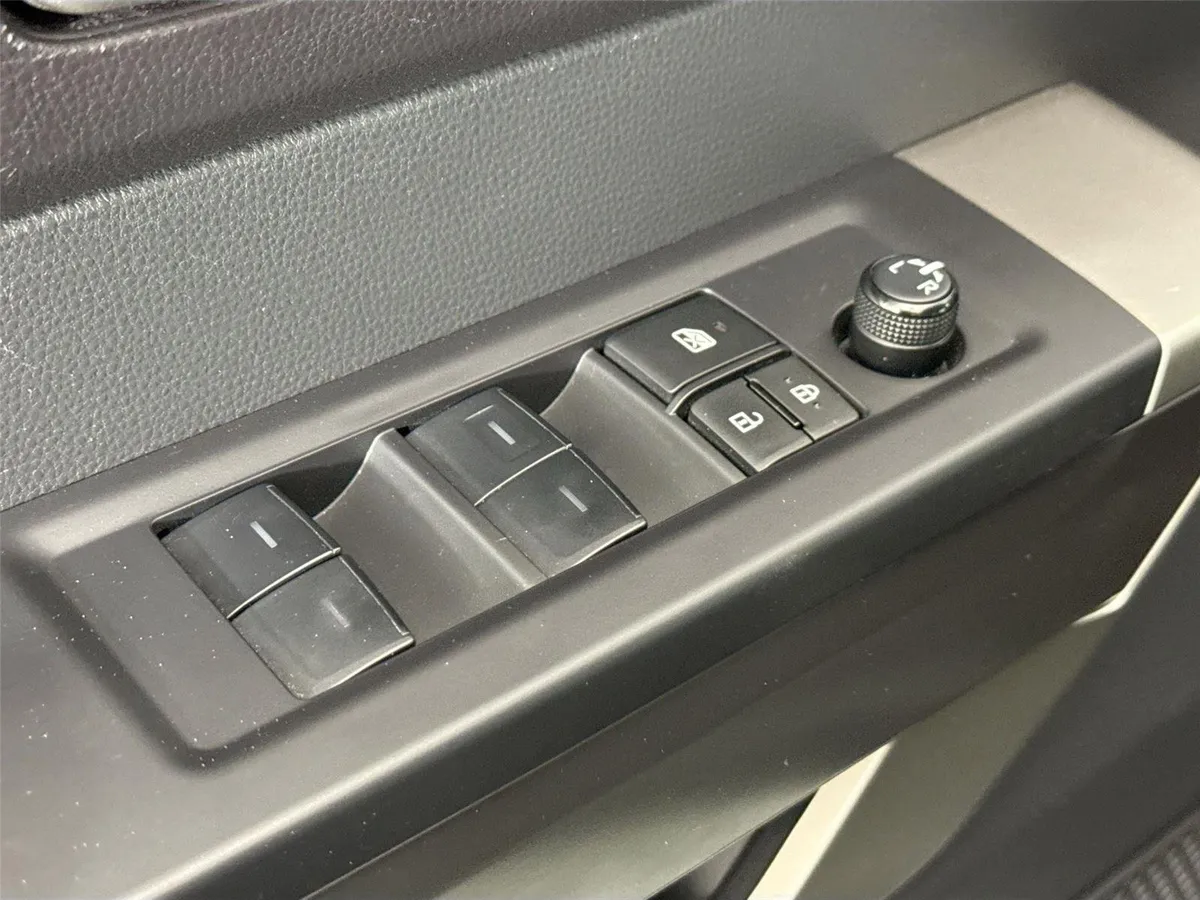 2024 Toyota Tundra SR5 thumbnail 26