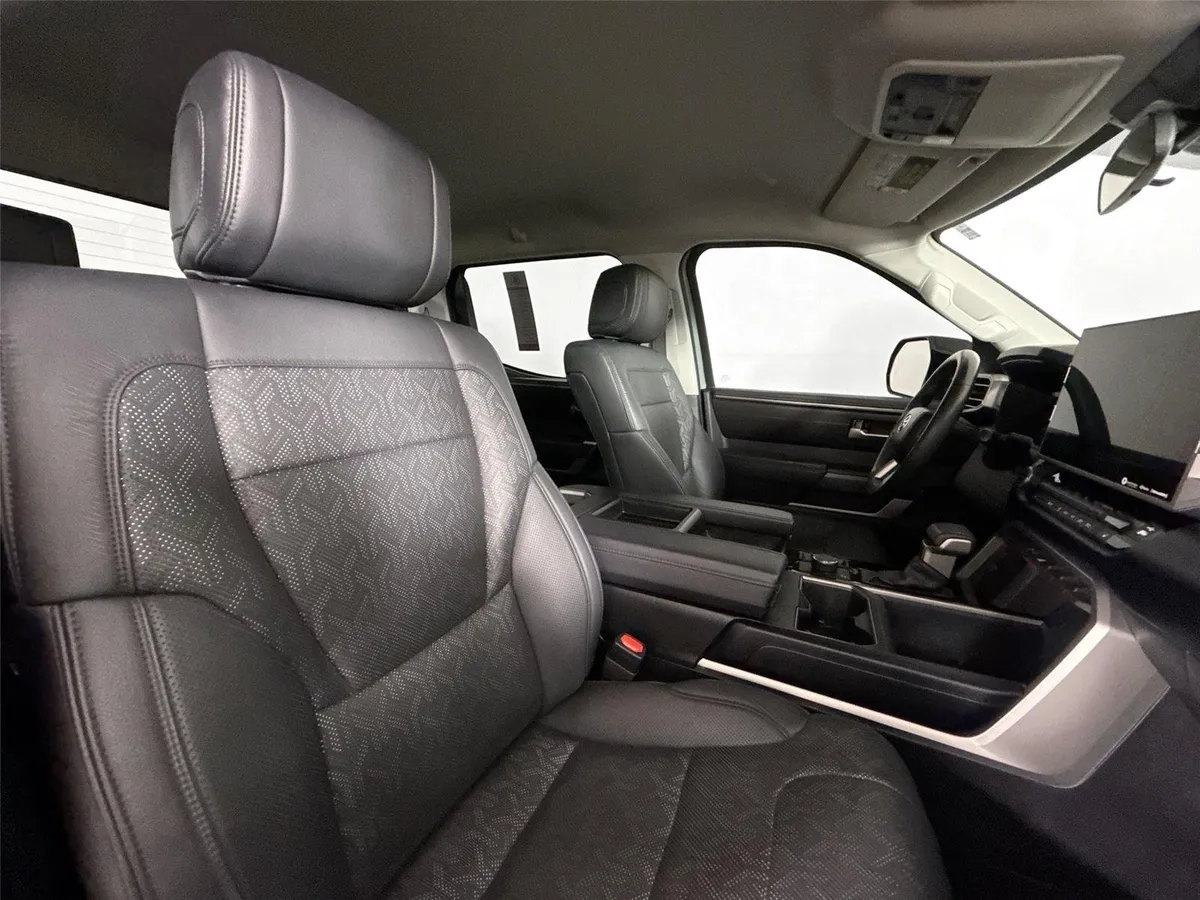 2024 Toyota Tundra SR5 thumbnail 39