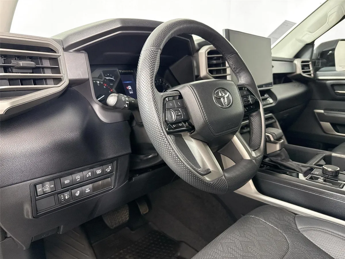 2024 Toyota Tundra SR5 thumbnail 4