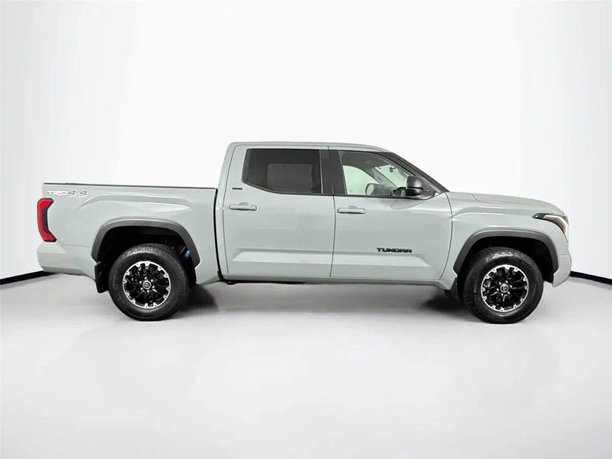 2024 Toyota Tundra SR5 thumbnail 10