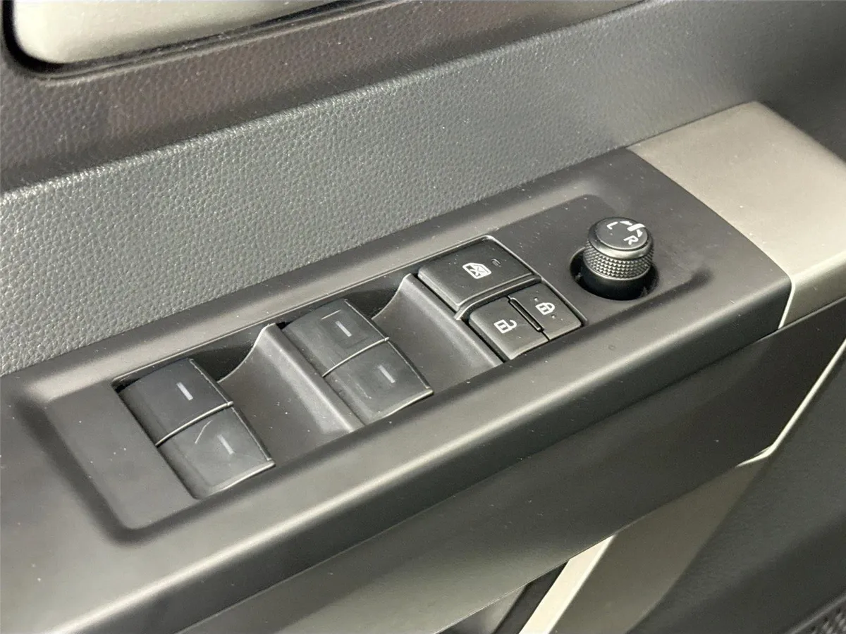 2024 Toyota Tundra SR5 thumbnail 26