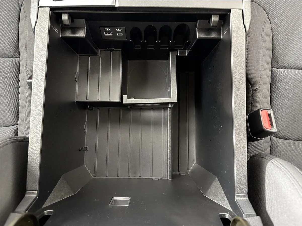 2024 Toyota Tundra SR5 thumbnail 31