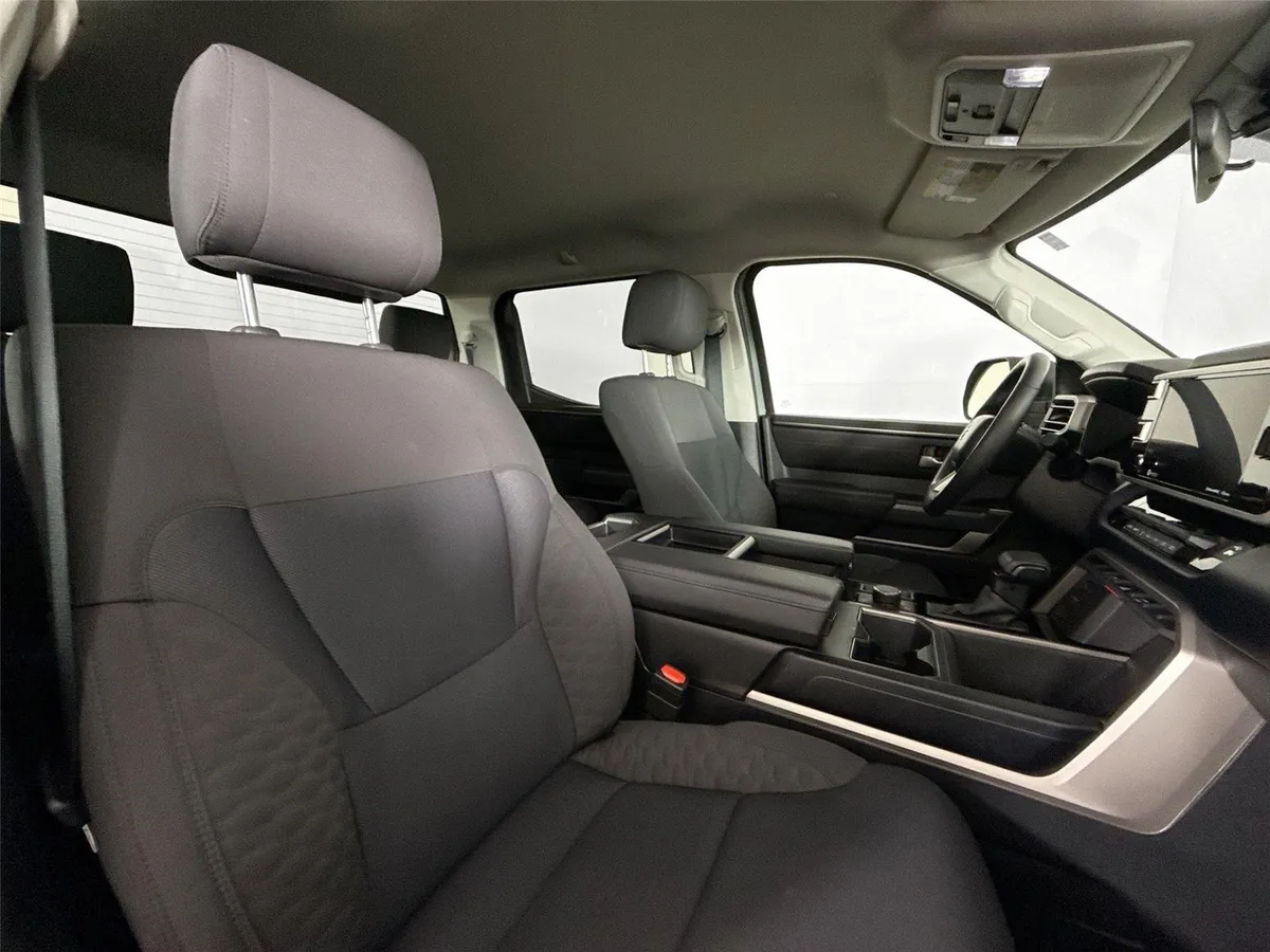2024 Toyota Tundra SR5 thumbnail 39