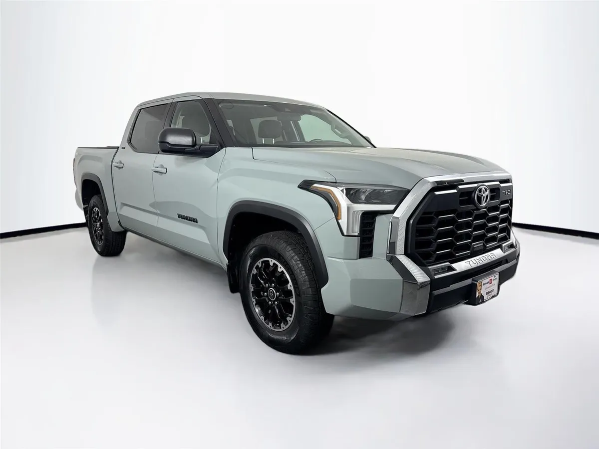 2024 Toyota Tundra SR5 thumbnail 9
