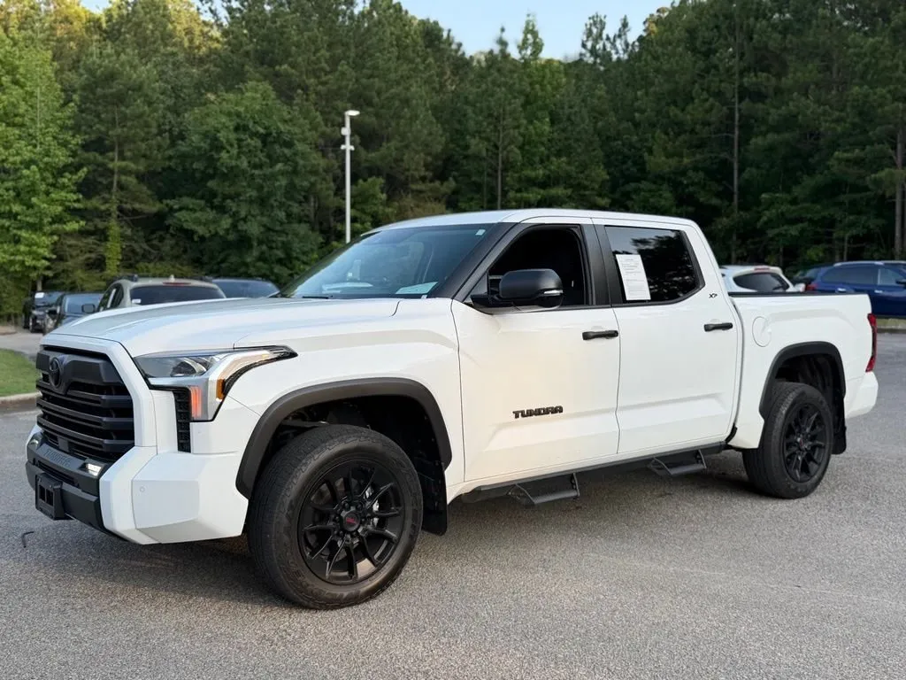 2024 Toyota Tundra SR5 thumbnail 2
