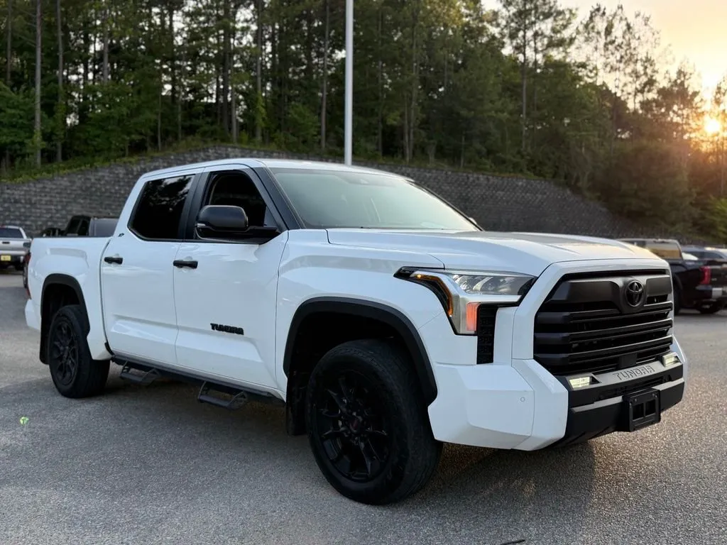 2024 Toyota Tundra SR5 thumbnail 5