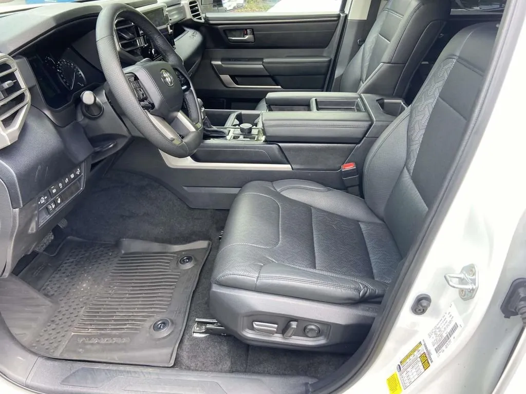 2024 Toyota Tundra SR5 thumbnail 18