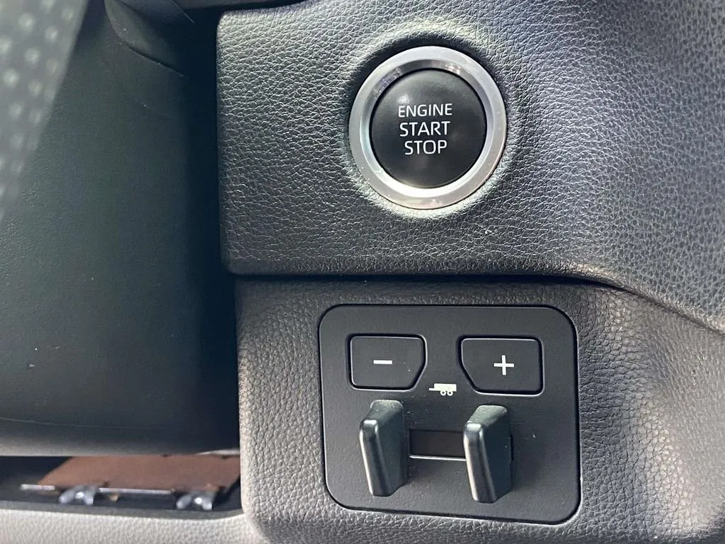 2024 Toyota Tundra SR5 thumbnail 29
