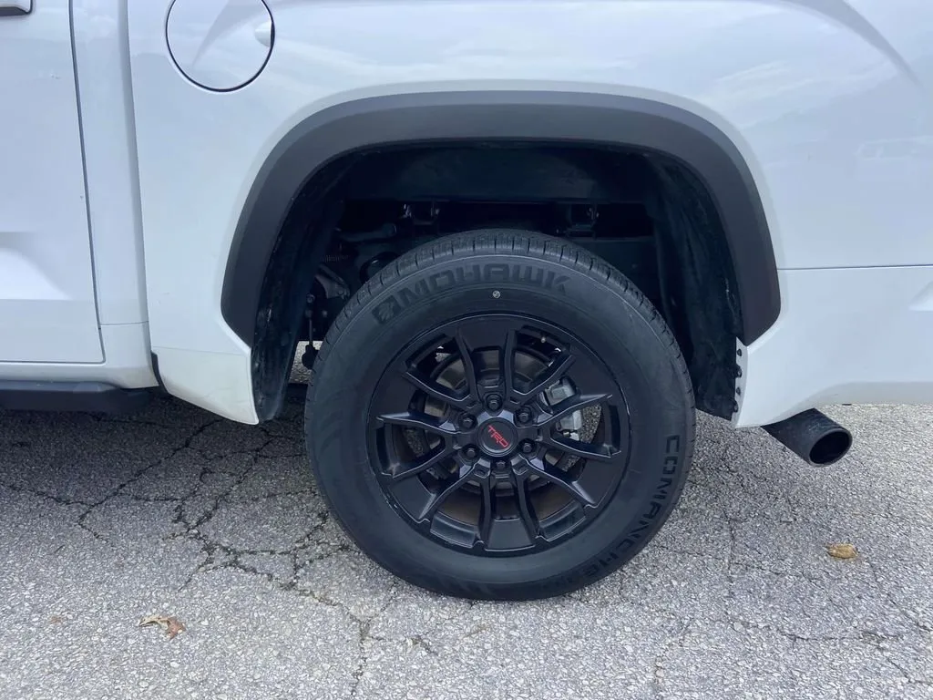 2024 Toyota Tundra SR5 thumbnail 9
