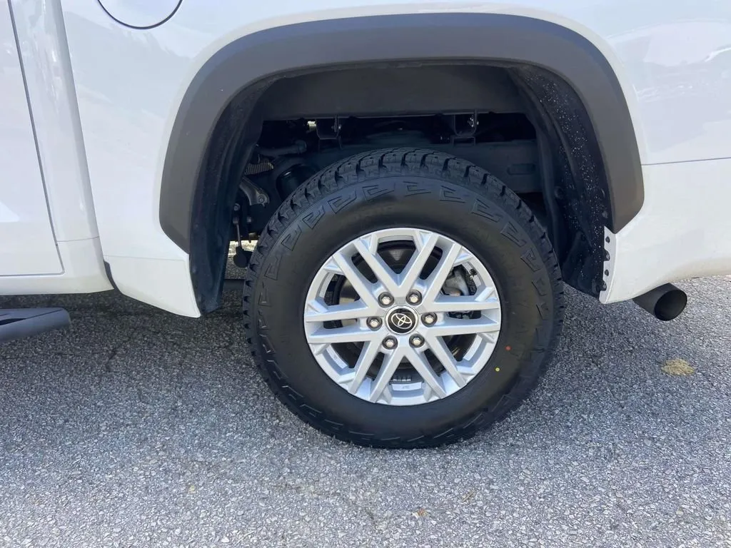 2024 Toyota Tundra SR5 thumbnail 10
