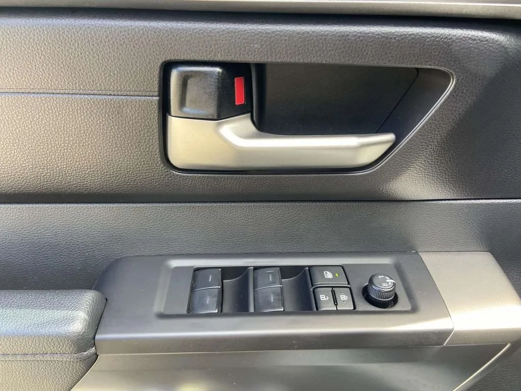 2024 Toyota Tundra SR5 thumbnail 15