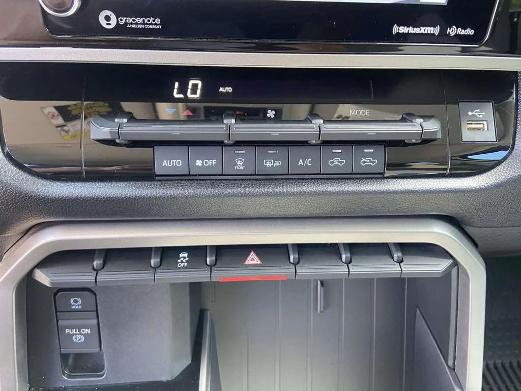2024 Toyota Tundra SR5 thumbnail 24