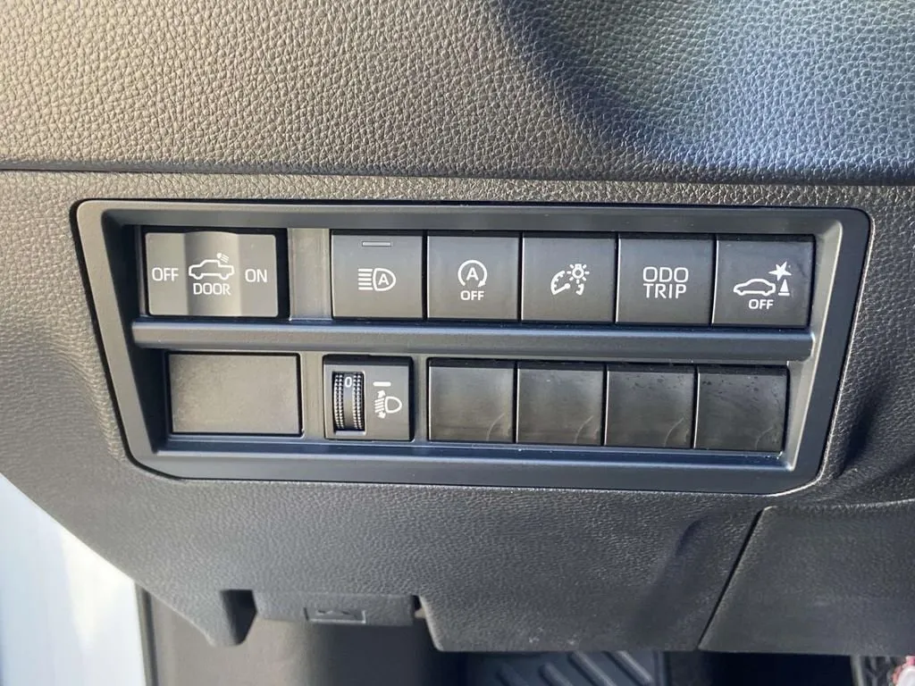 2024 Toyota Tundra SR5 thumbnail 28