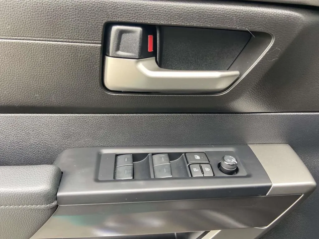 2024 Toyota Tundra SR5 thumbnail 12