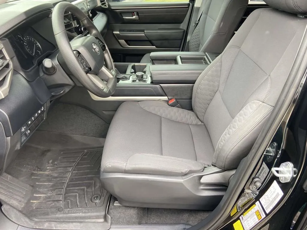2024 Toyota Tundra SR5 thumbnail 15