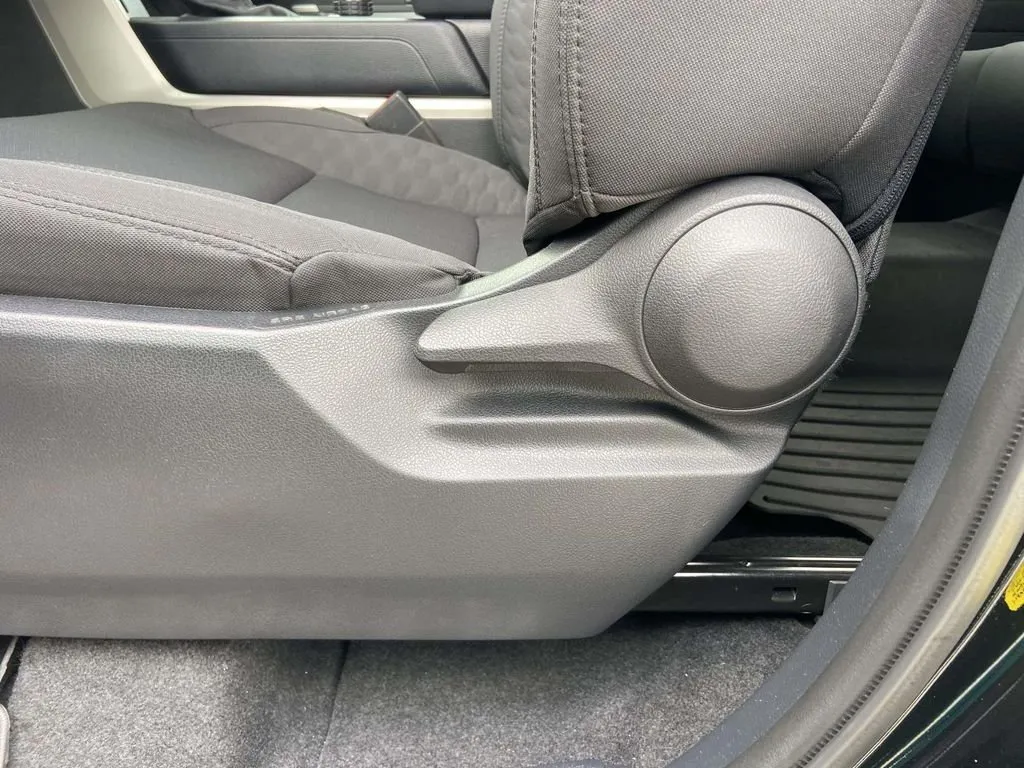 2024 Toyota Tundra SR5 thumbnail 16