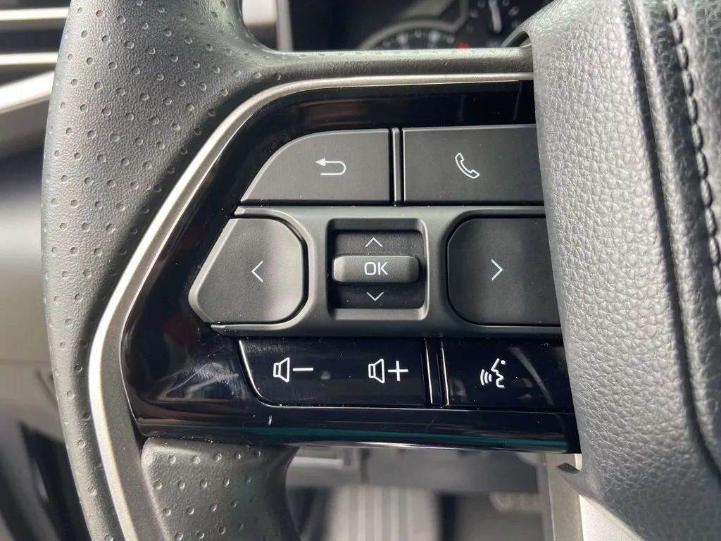 2024 Toyota Tundra SR5 thumbnail 32