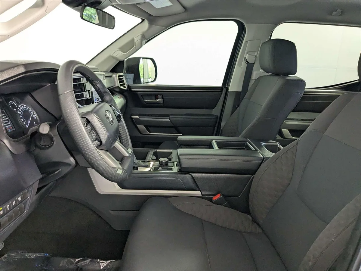 2024 Toyota Tundra SR5 thumbnail 10