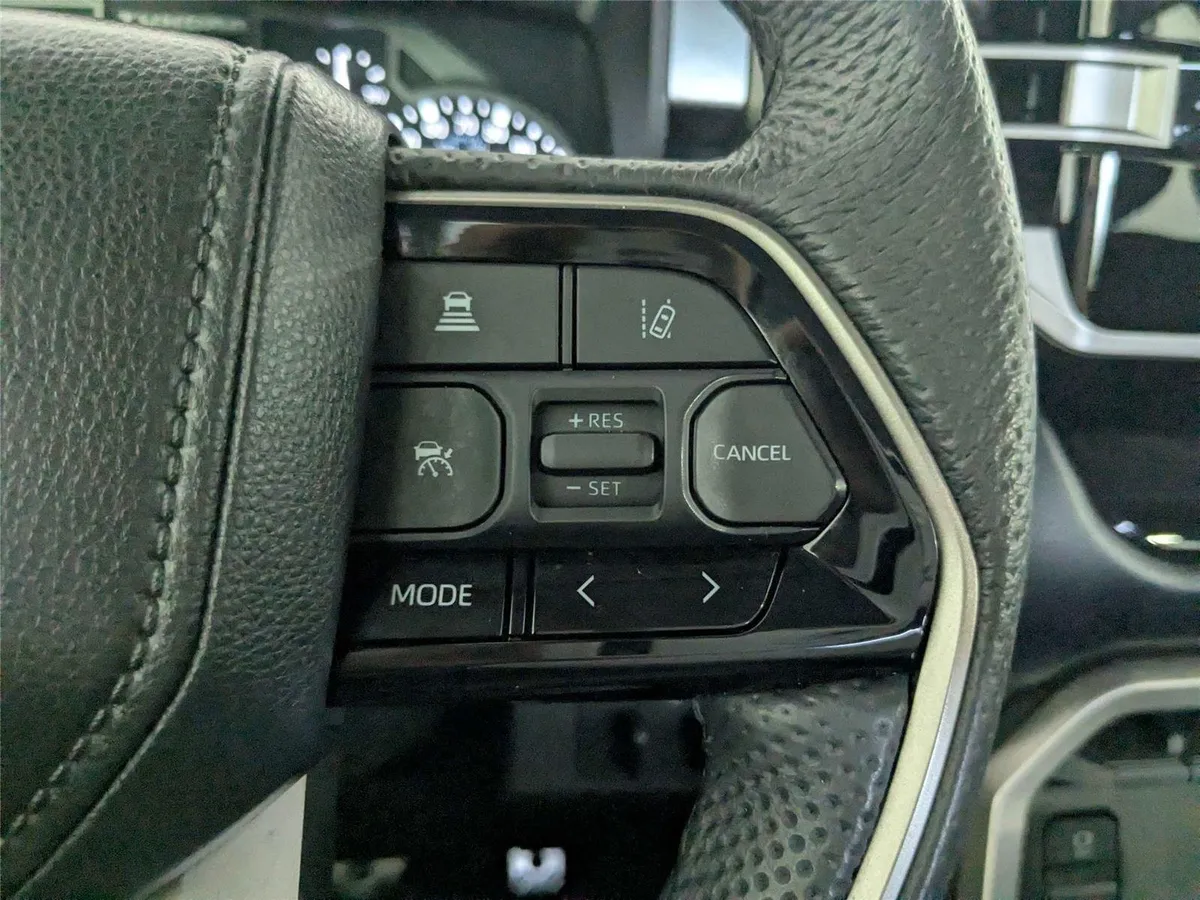 2024 Toyota Tundra SR5 thumbnail 18