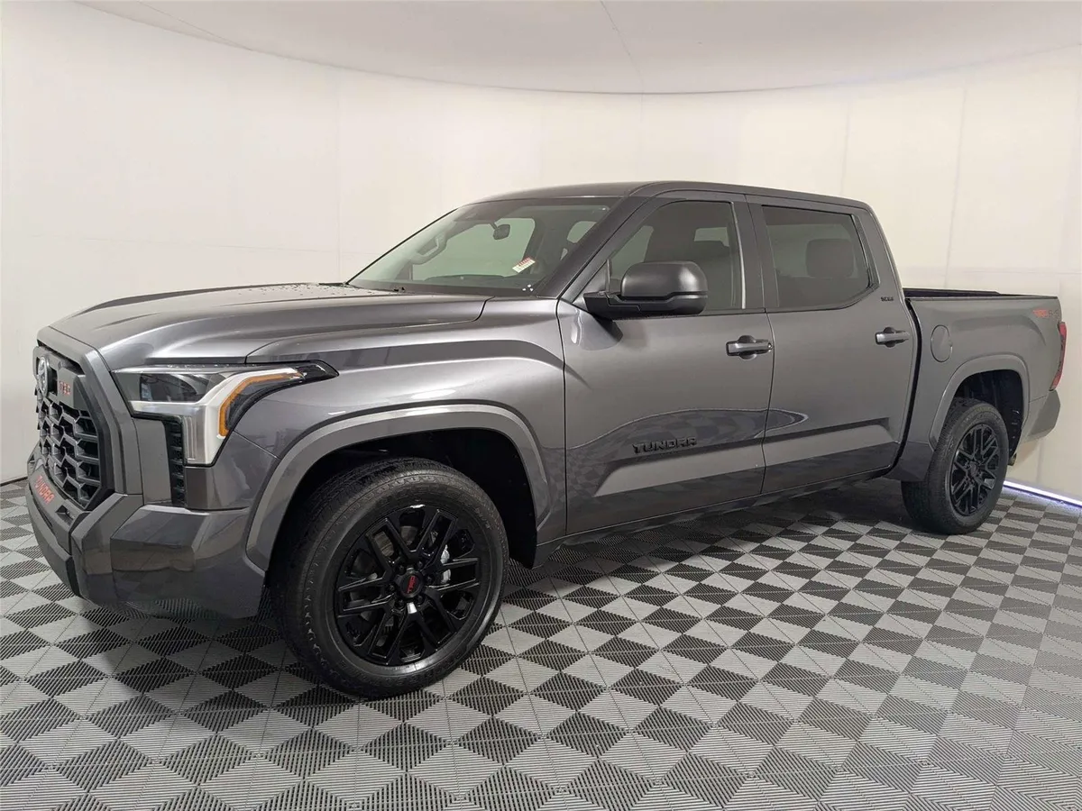 2024 Toyota Tundra SR5 thumbnail 2
