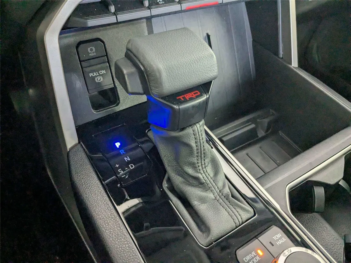 2024 Toyota Tundra SR5 thumbnail 25