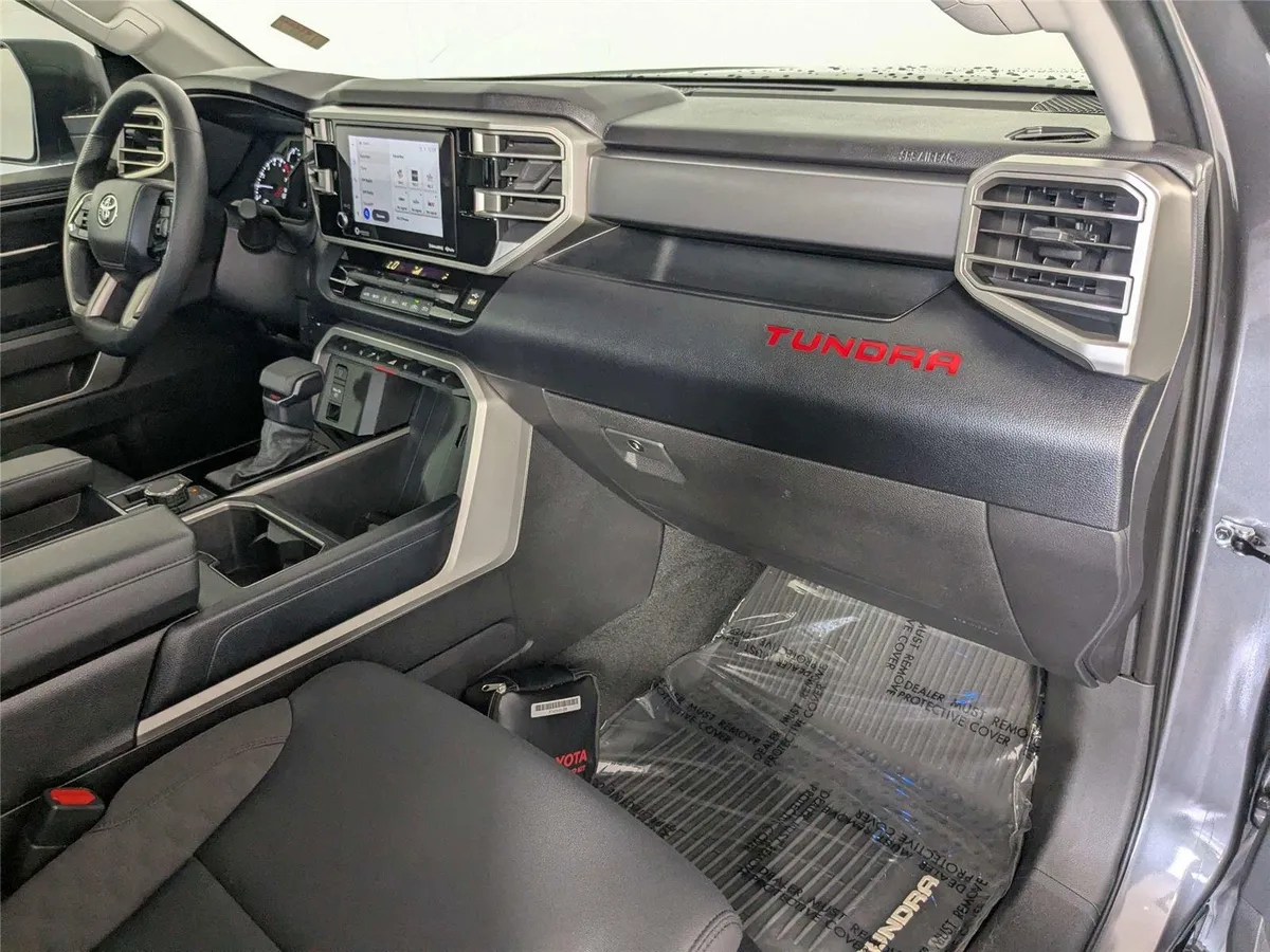 2024 Toyota Tundra SR5 thumbnail 31
