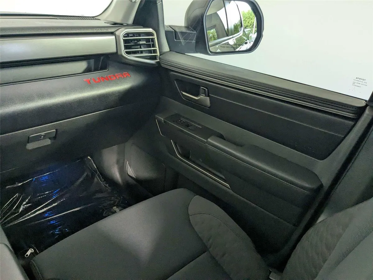 2024 Toyota Tundra SR5 thumbnail 39