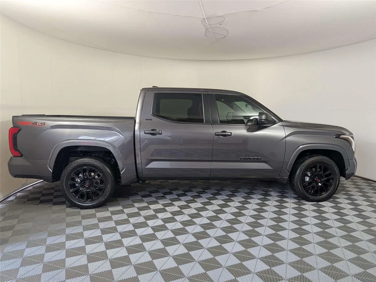 2024 Toyota Tundra SR5 thumbnail 4