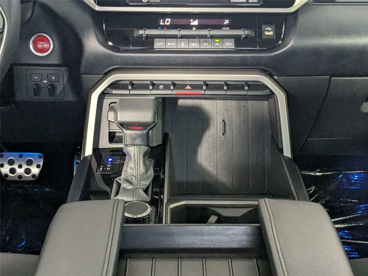 2024 Toyota Tundra SR5 thumbnail 41