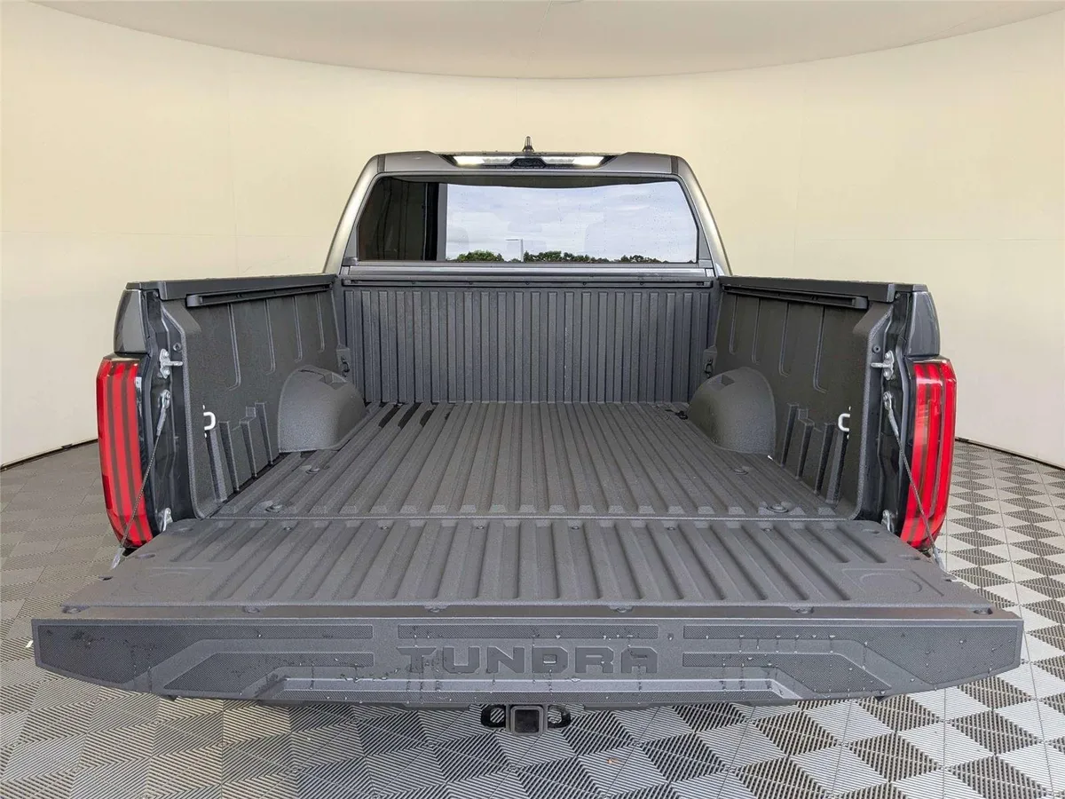 2024 Toyota Tundra SR5 thumbnail 8