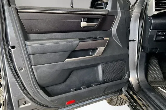 2024 Toyota Tundra SR5 thumbnail 17