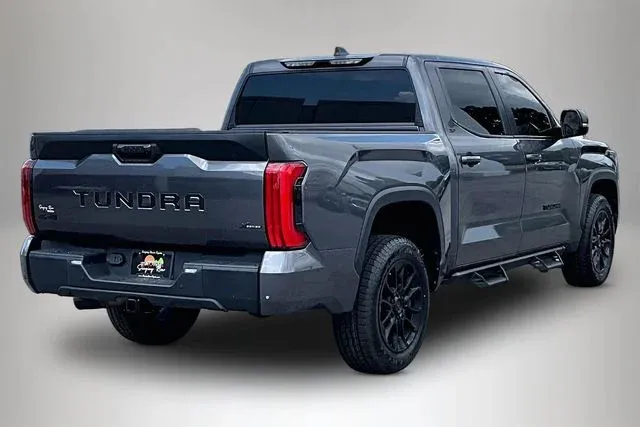 2024 Toyota Tundra SR5 thumbnail 5