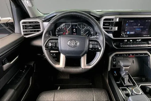 2024 Toyota Tundra SR5 thumbnail 8