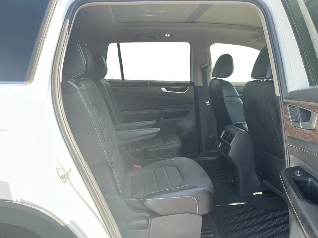 2024 Volkswagen Atlas 2.0T SEL thumbnail 23