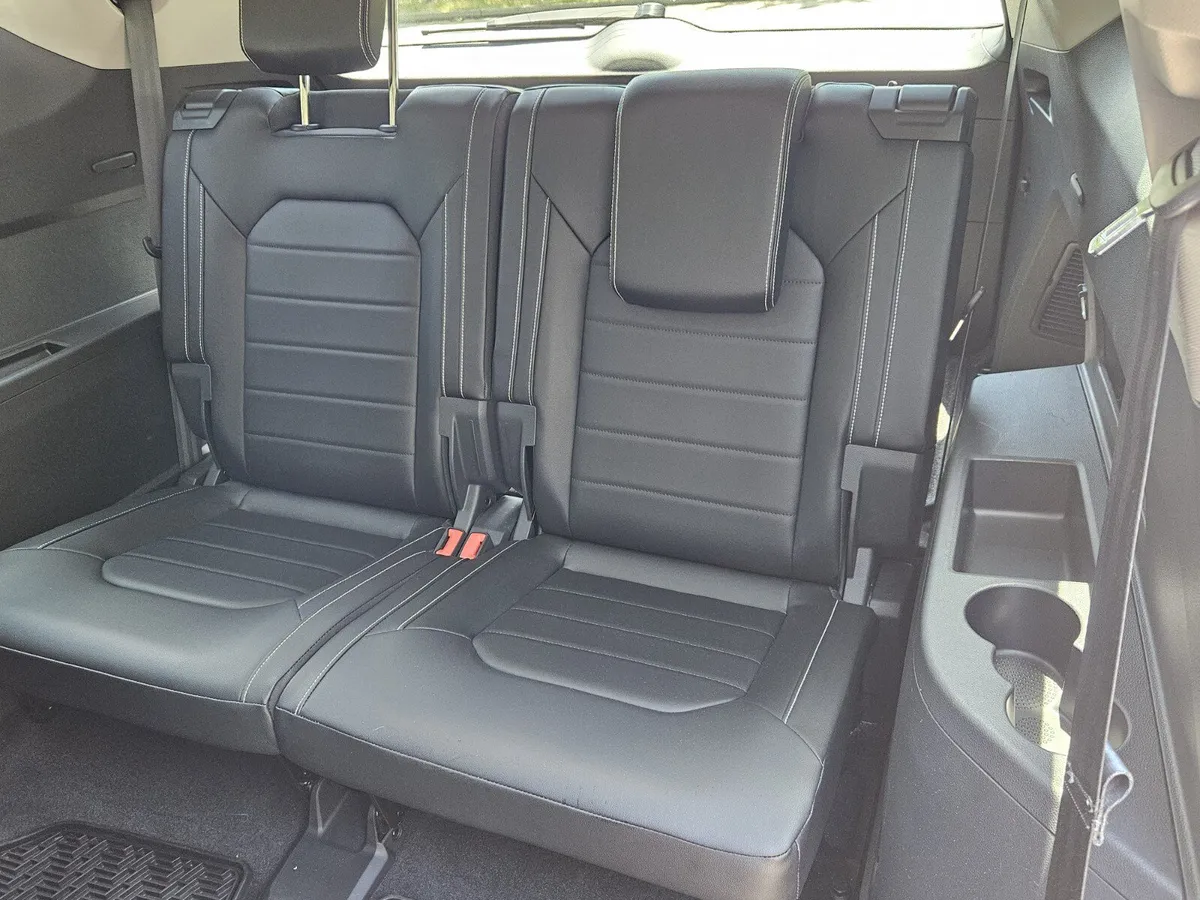 2024 Volkswagen Atlas 2.0T SEL thumbnail 10