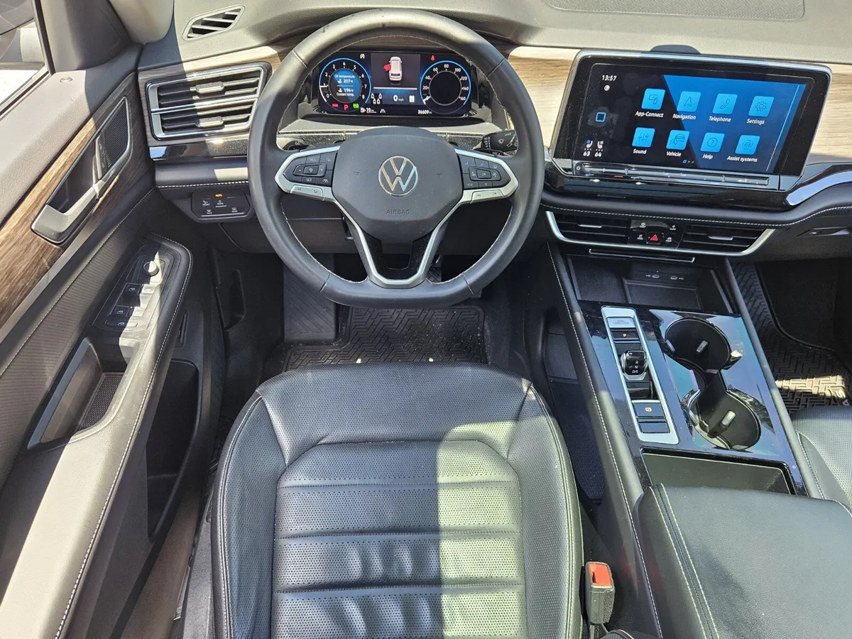 2024 Volkswagen Atlas 2.0T SEL thumbnail 13