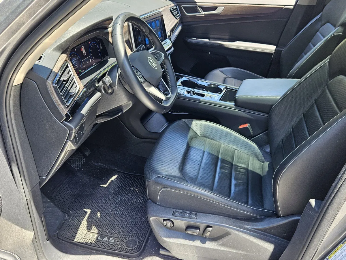 2024 Volkswagen Atlas 2.0T SEL thumbnail 14
