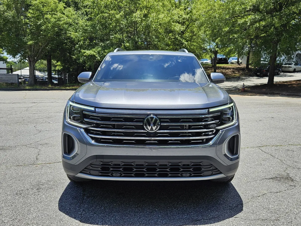 2024 Volkswagen Atlas 2.0T SEL thumbnail 2