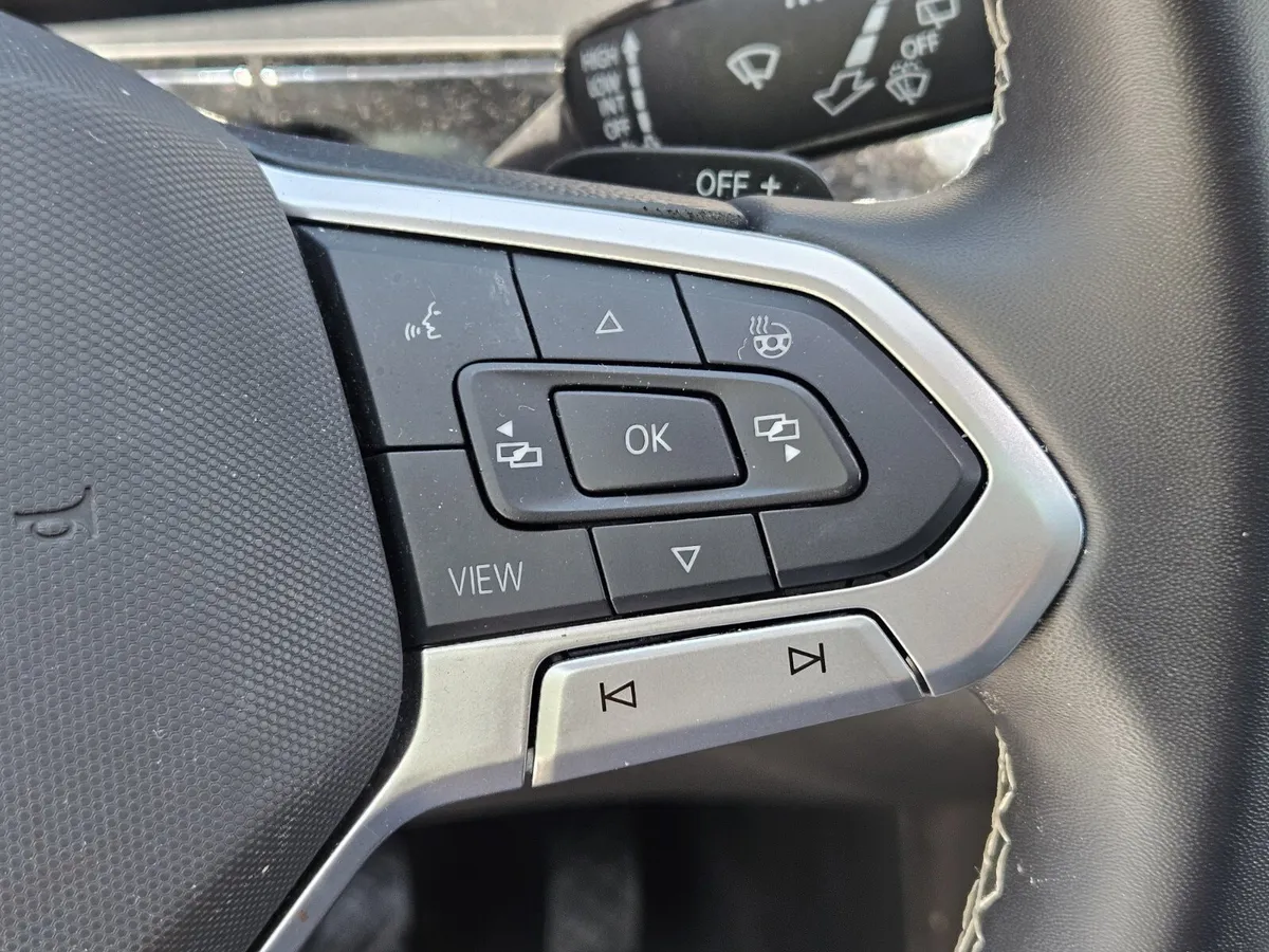 2024 Volkswagen Atlas 2.0T SEL thumbnail 25