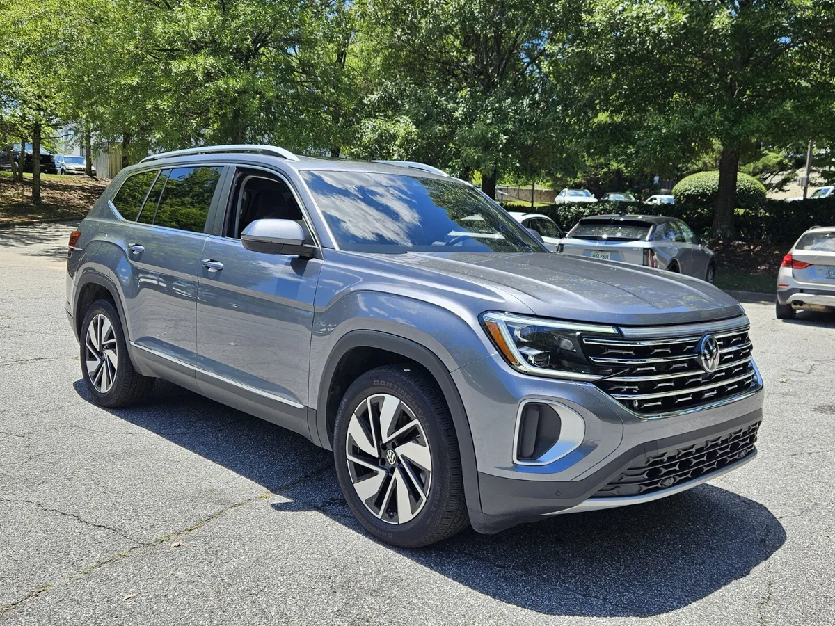 2024 Volkswagen Atlas 2.0T SEL thumbnail 3