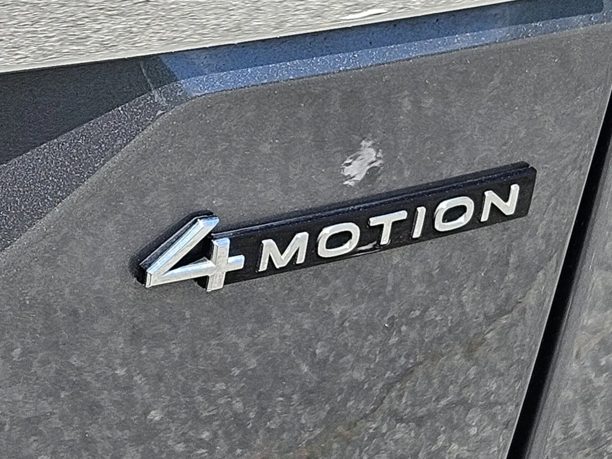 2024 Volkswagen Atlas 2.0T SEL thumbnail 32