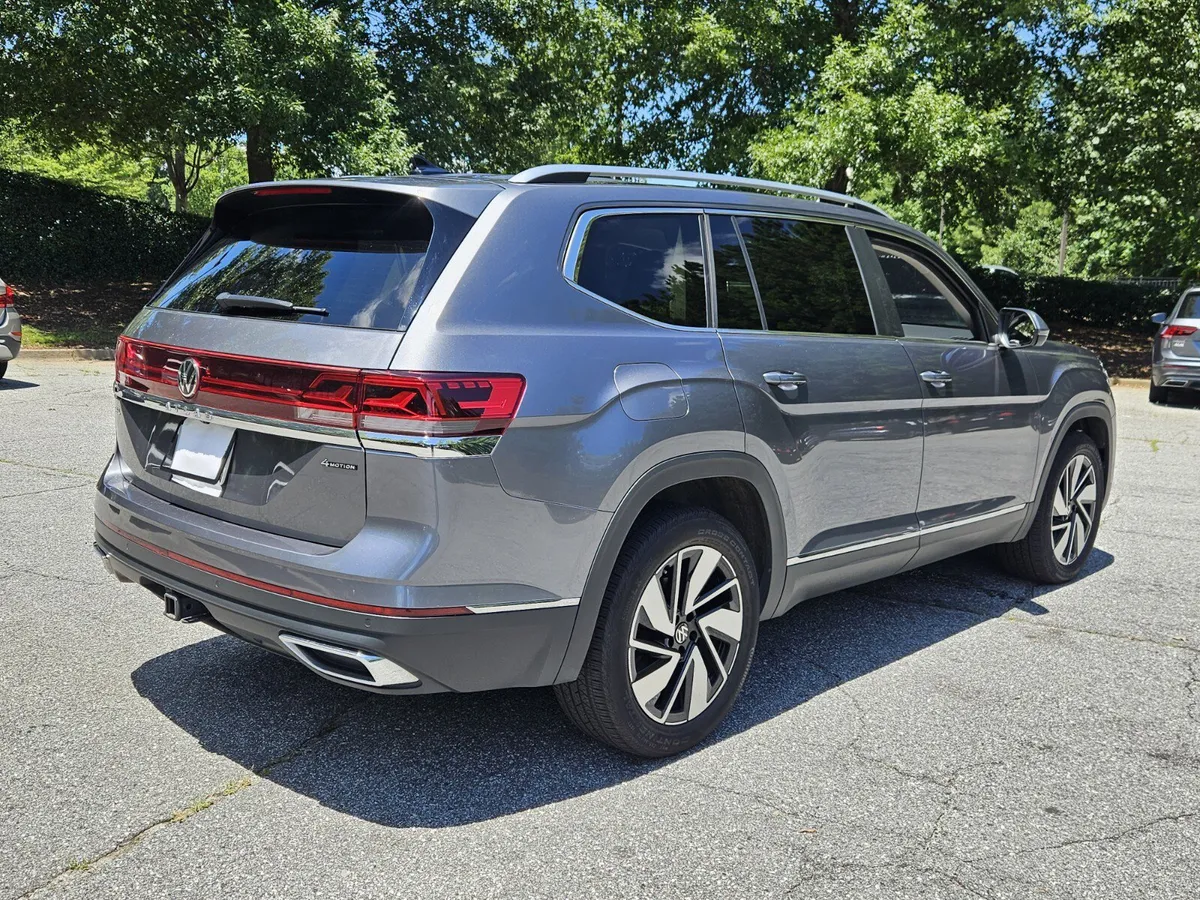 2024 Volkswagen Atlas 2.0T SEL thumbnail 5