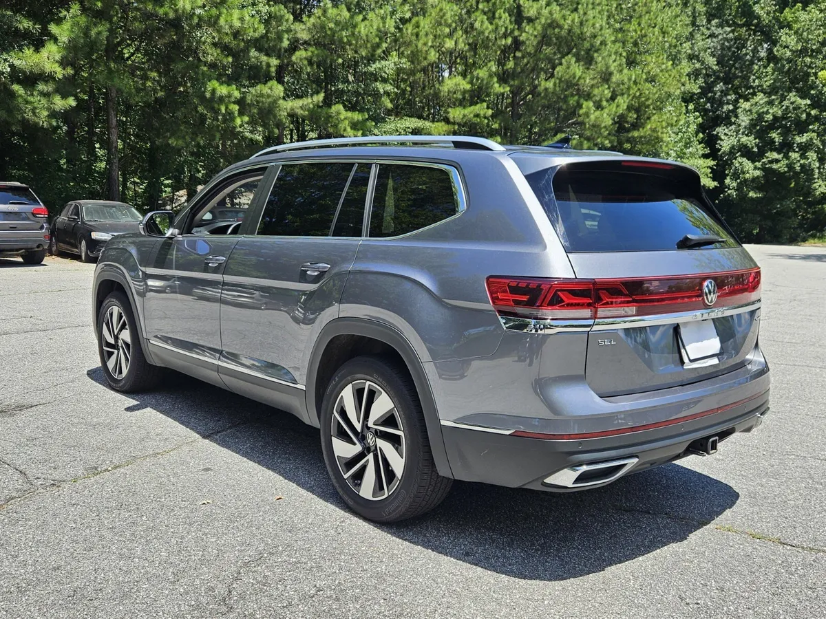 2024 Volkswagen Atlas 2.0T SEL thumbnail 7