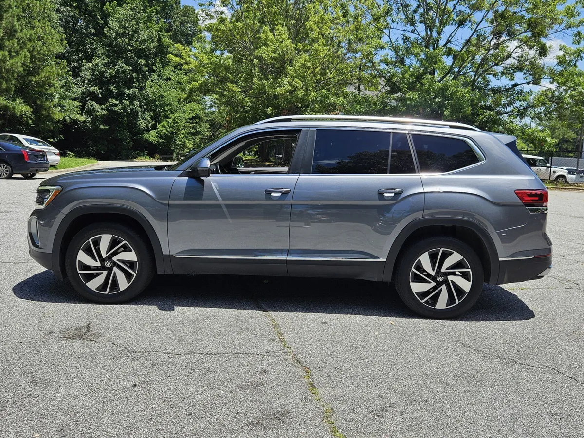 2024 Volkswagen Atlas 2.0T SEL thumbnail 8