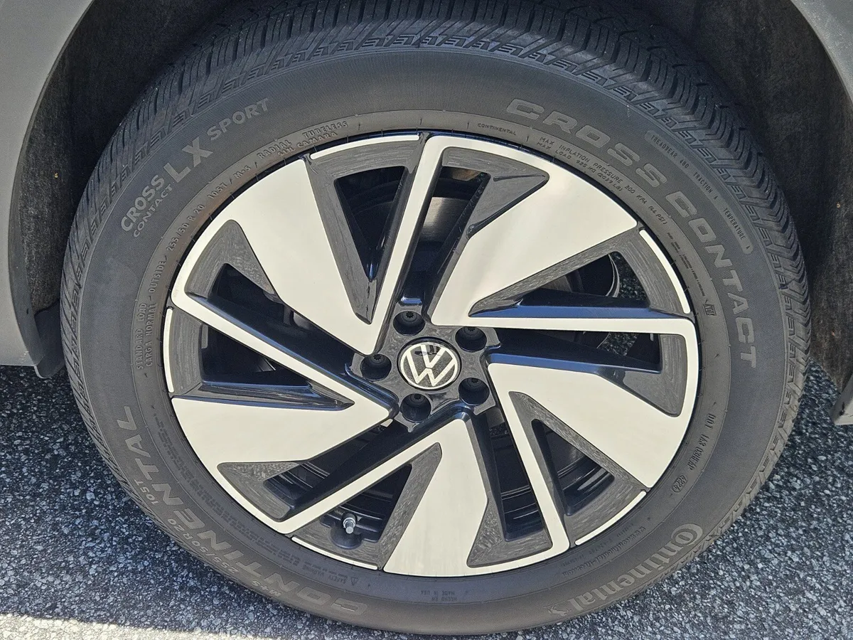 2024 Volkswagen Atlas 2.0T SEL thumbnail 9
