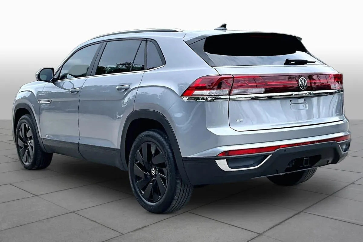 2024 Volkswagen Atlas Cross Sport 2.0T SE w/Technology thumbnail 12
